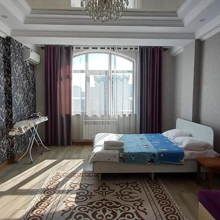 879 Apartment In Bishkek Esterno foto