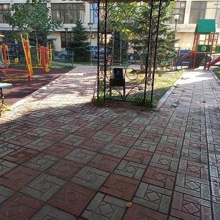 879 Apartment In Bishkek Esterno foto