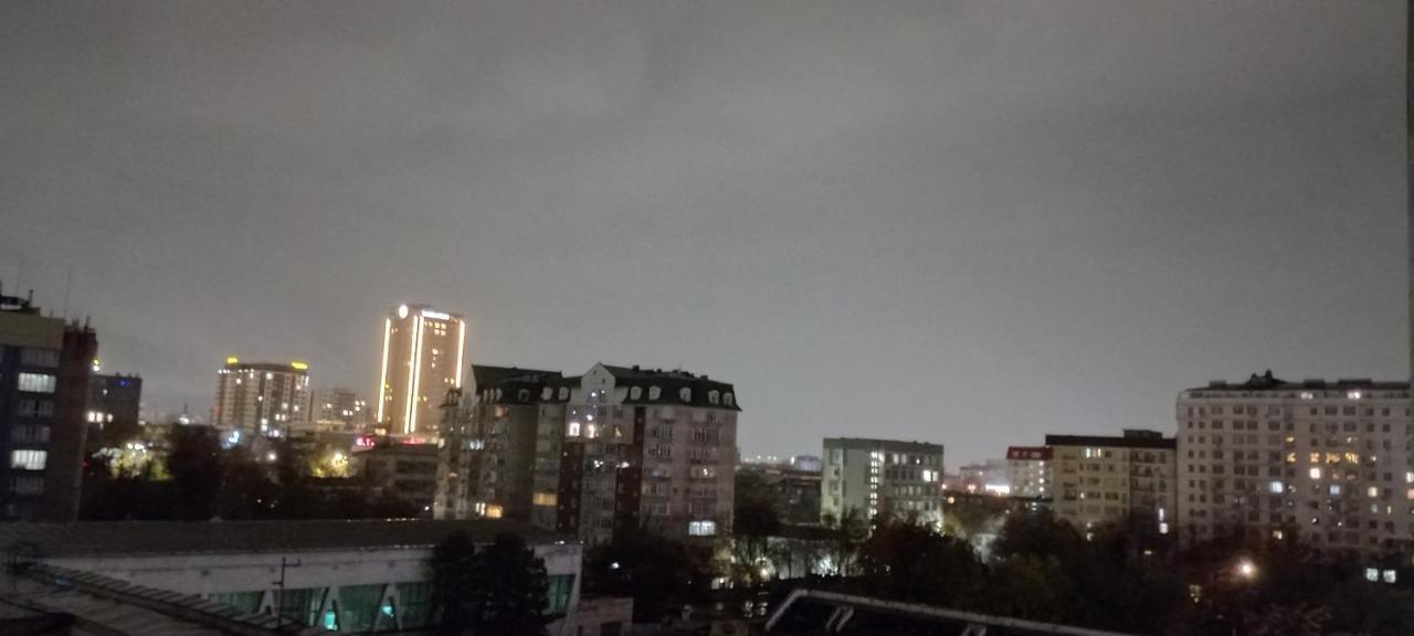 879 Apartment In Bishkek Esterno foto