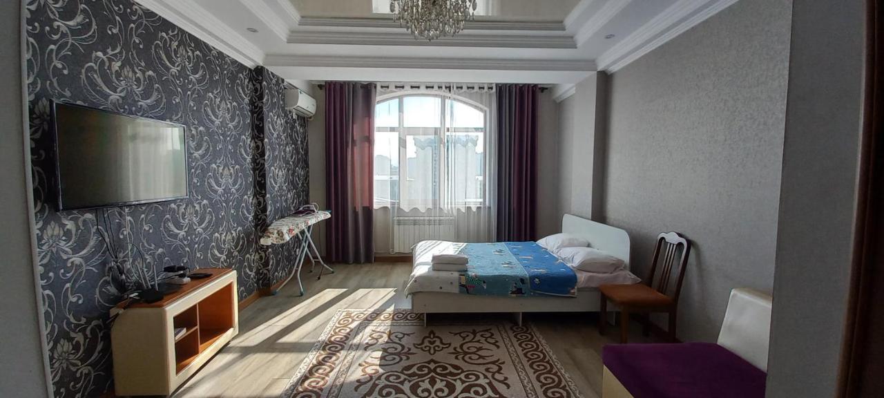 879 Apartment In Bishkek Esterno foto